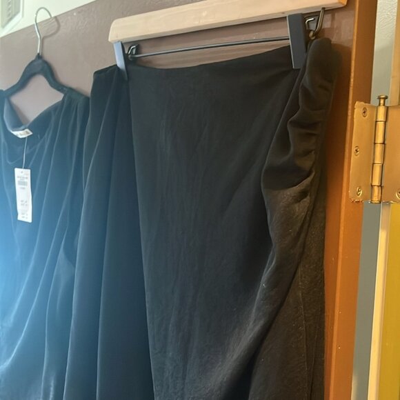 NWT Black Mesh Shell Women's Skirt and High Neck Top Set - Picture 4 of 4